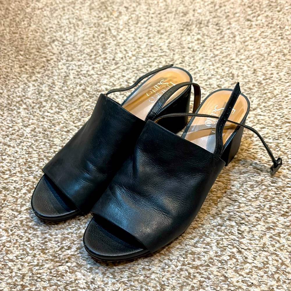 Open toed mule heel. 
Size: 9.5 
Brand: Franco Sarto
Color: Black